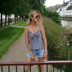 Adorable gingham cami top w/ bow. Comfy & lightweight